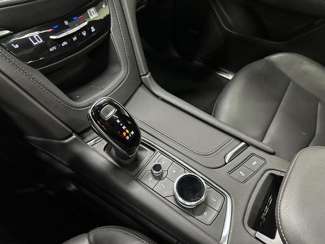Photo of 2025 Stellar Black Metallic Cadillac XT5