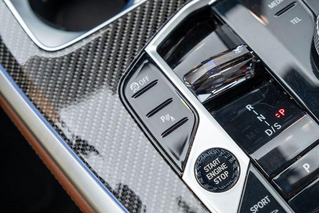 Photo of 2023 Marina Bay Blue Metallic BMW X7