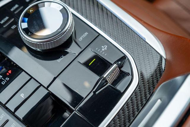 Photo of 2023 Marina Bay Blue Metallic BMW X7