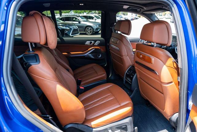 Photo of 2023 Marina Bay Blue Metallic BMW X7