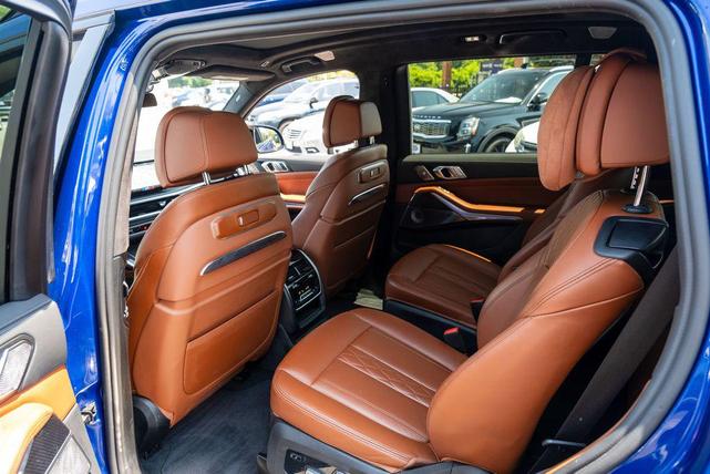 Photo of 2023 Marina Bay Blue Metallic BMW X7