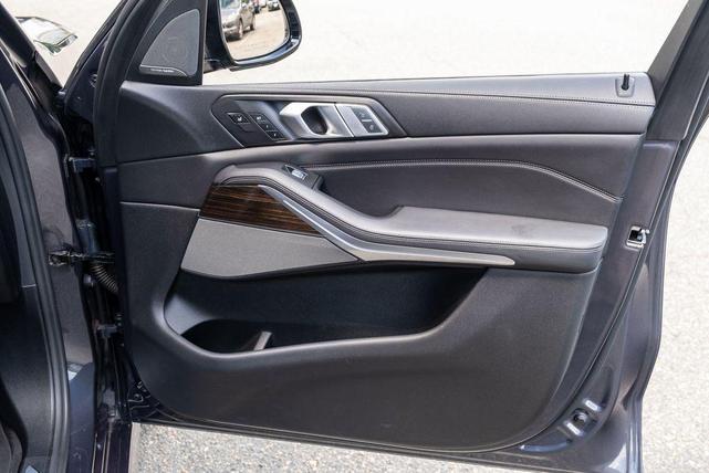 Photo of 2019 Arctic Gray Metallic BMW X7