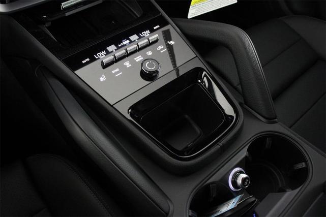 Photo of 2025 White Porsche Cayenne