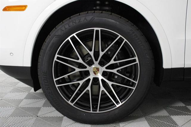 Photo of 2025 White Porsche Cayenne