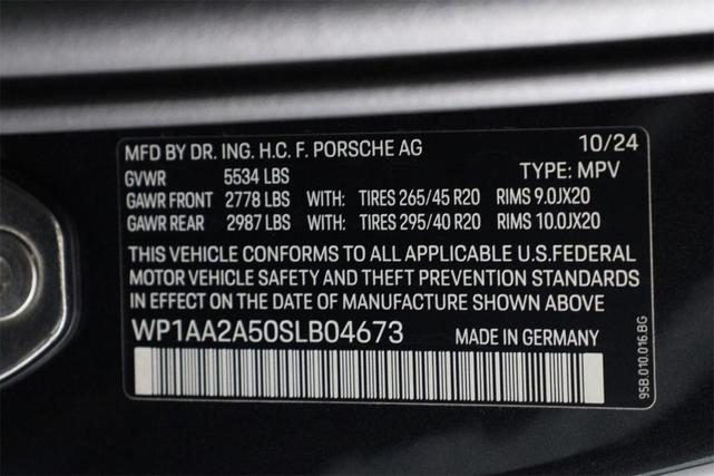 Photo of 2025 Volcano Grey Metallic Porsche Macan