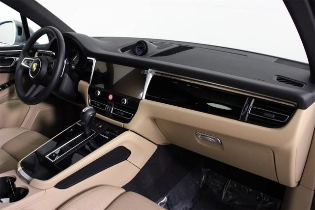 Photo of 2025 Dolomite Silver Metallic Porsche Macan