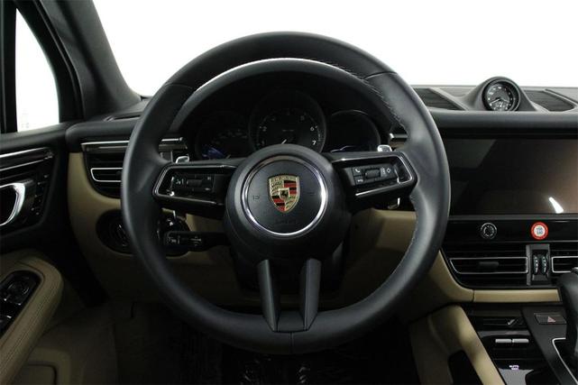 Photo of 2025 Dolomite Silver Metallic Porsche Macan