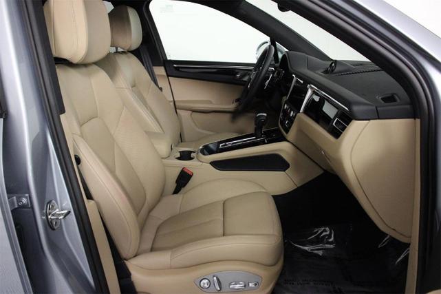 Photo of 2025 Dolomite Silver Metallic Porsche Macan