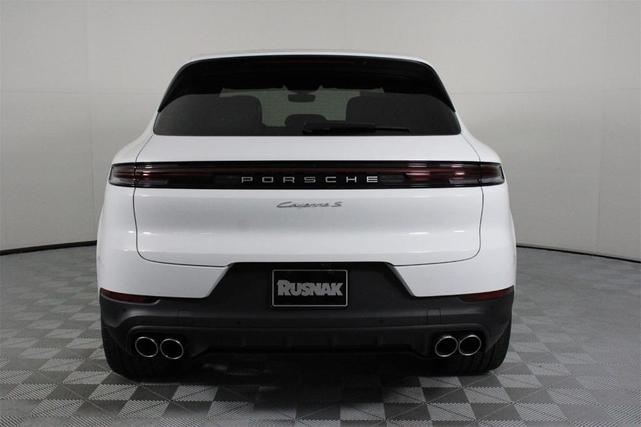 Photo of 2025 Carrara White Metallic Porsche Cayenne