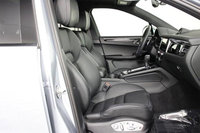Photo of 2025 Dolomite Silver Metallic Porsche Macan