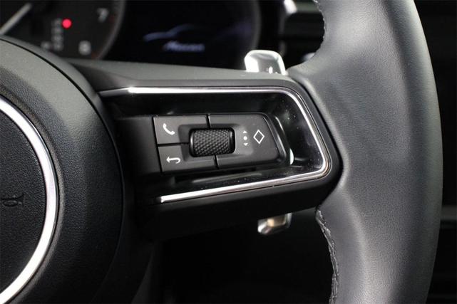 Photo of 2025 Dolomite Silver Metallic Porsche Macan