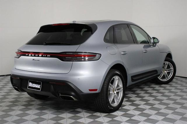 Photo of 2025 Dolomite Silver Metallic Porsche Macan