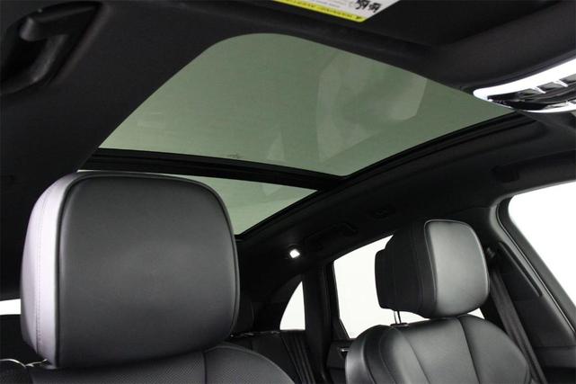Photo of 2025 Dolomite Silver Metallic Porsche Macan