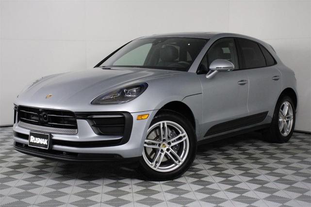 Photo of 2025 Dolomite Silver Metallic Porsche Macan