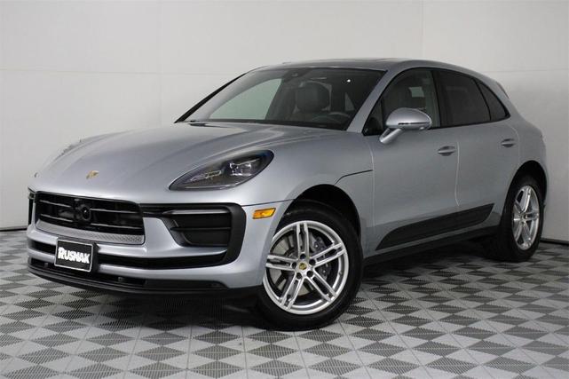 Photo of 2025 Dolomite Silver Metallic Porsche Macan