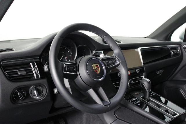 Photo of 2025 Dolomite Silver Metallic Porsche Macan