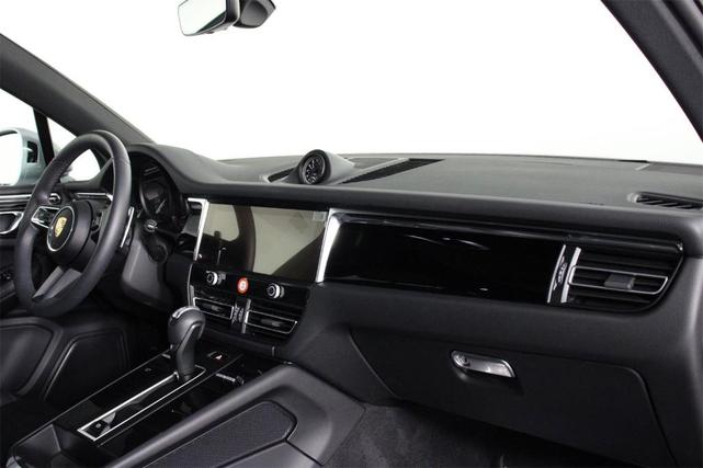 Photo of 2025 Dolomite Silver Metallic Porsche Macan