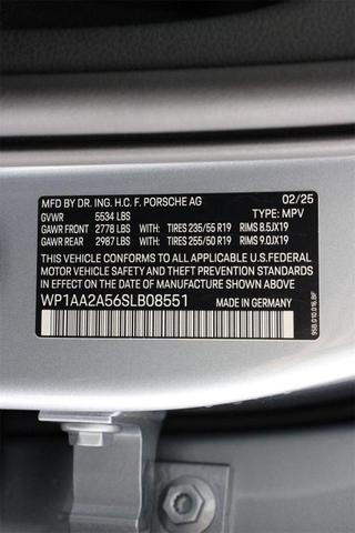 Photo of 2025 Dolomite Silver Metallic Porsche Macan