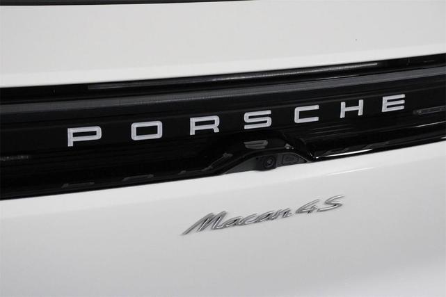 Photo of 2025 White Porsche Macan