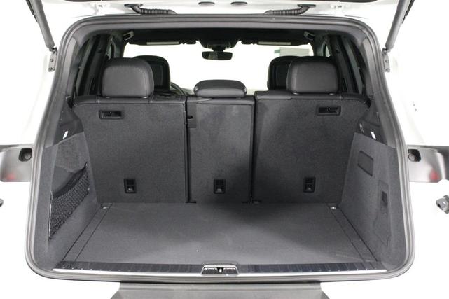 Photo of 2025 White Porsche Cayenne