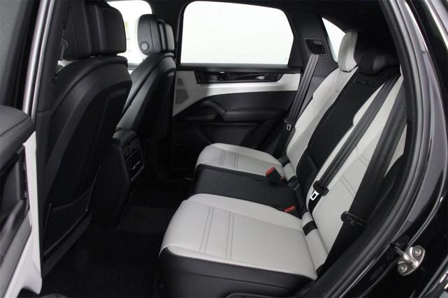 Photo of 2025 Black Metallic Porsche Cayenne