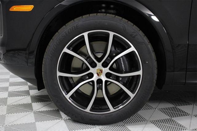 Photo of 2025 Black Metallic Porsche Cayenne