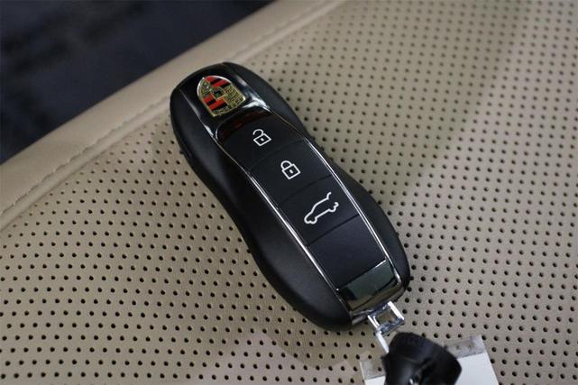 Photo of 2025 Volcano Grey Metallic Porsche Macan