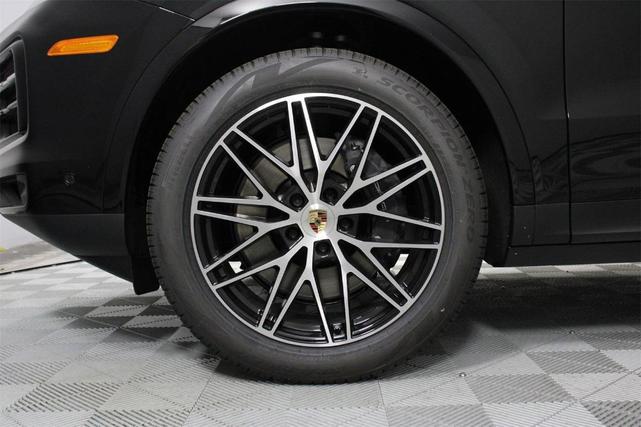 Photo of 2025 Black Metallic Porsche Cayenne