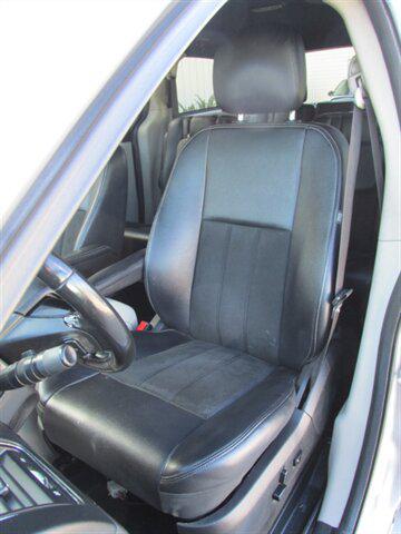 Photo of 2019 Granite Pearlcoat Dodge Grand Caravan