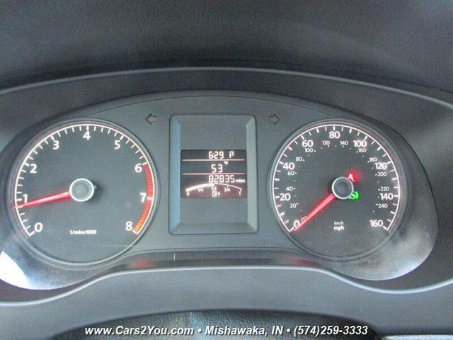 Photo of 2014 Platinum Gray Metallic Volkswagen Jetta