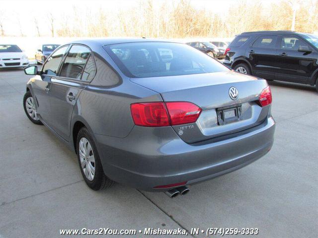 Photo of 2014 Platinum Gray Metallic Volkswagen Jetta