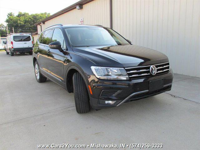 Photo of 2018 Deep Black Pearl Metallic Volkswagen Tiguan