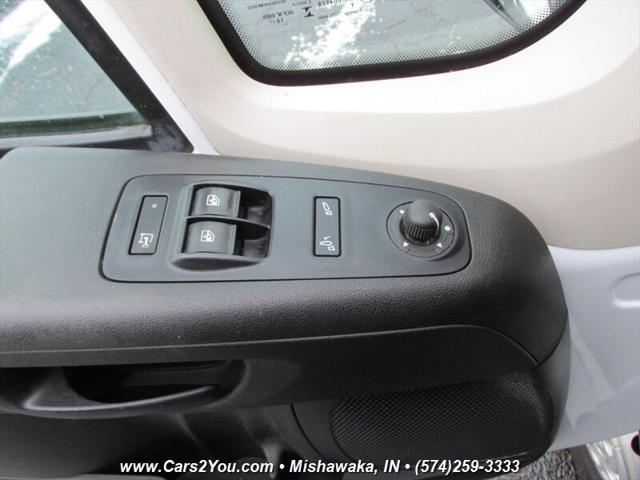 Photo of 2017 Bright White Clearcoat RAM ProMaster 1500