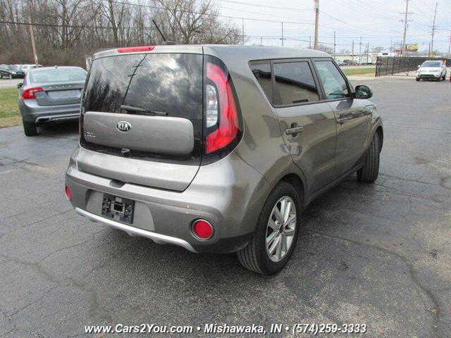 Photo of 2017 Titanium Gray Kia Soul