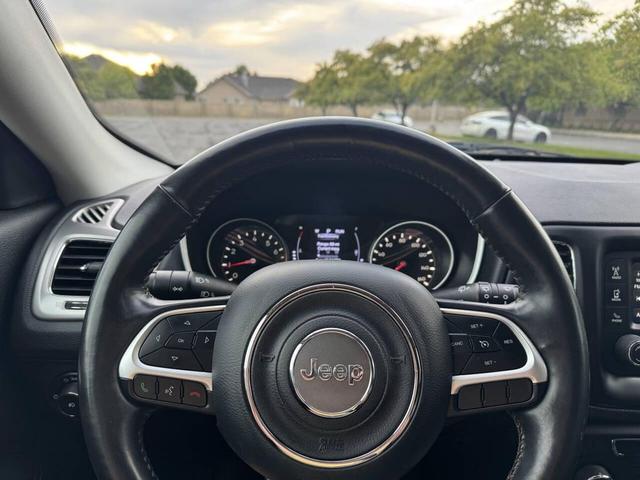 Photo of 2018 White Clearcoat Jeep Compass