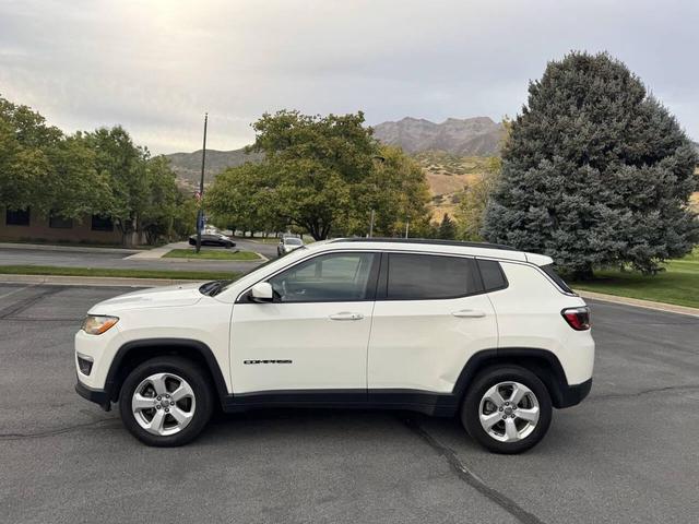 Photo of 2018 White Clearcoat Jeep Compass