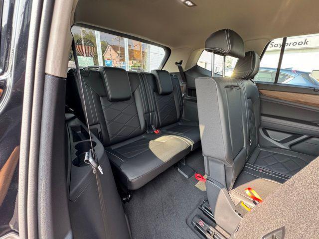 Photo of 2025 Black Pearl Volkswagen Atlas