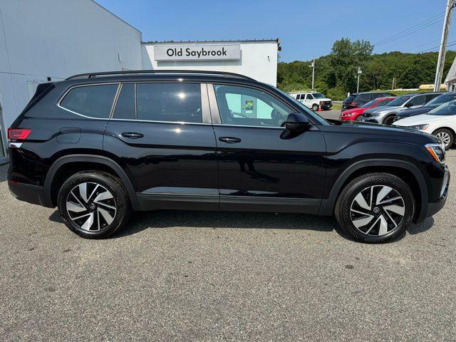 Photo of 2025 Black Pearl Volkswagen Atlas