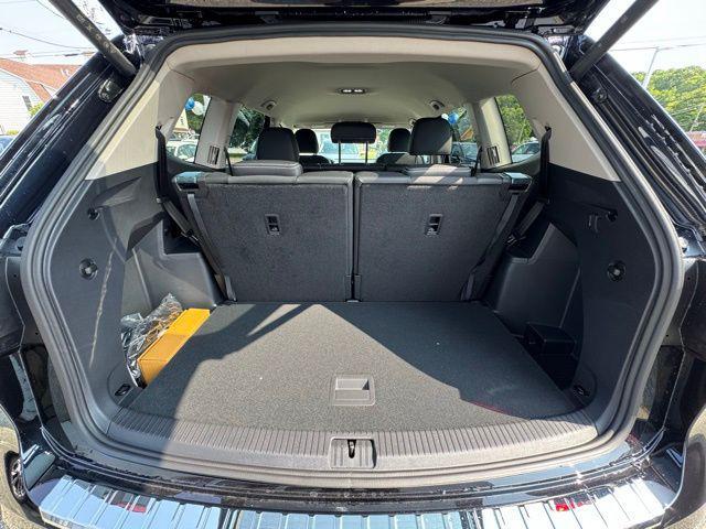 Photo of 2025 Black Pearl Volkswagen Atlas