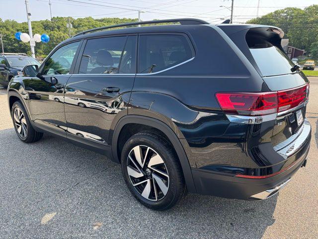Photo of 2025 Black Pearl Volkswagen Atlas