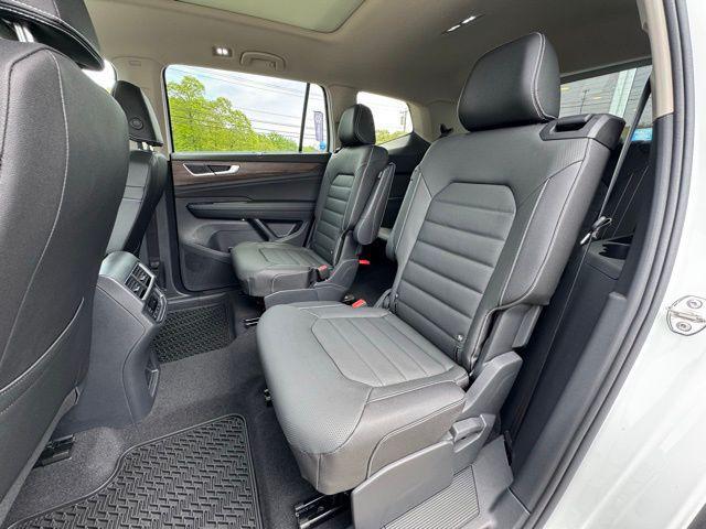 Photo of 2025 White Pearl Volkswagen Atlas
