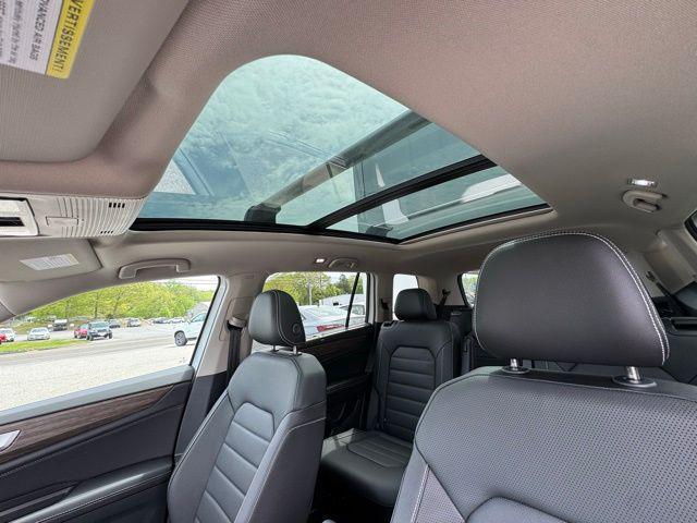 Photo of 2025 White Pearl Volkswagen Atlas