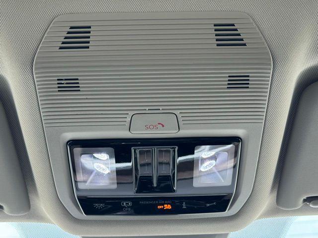 Photo of 2025 White Pearl Volkswagen Atlas
