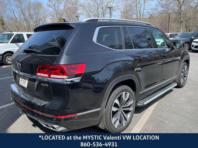 Photo of 2022 Deep Black Volkswagen Atlas
