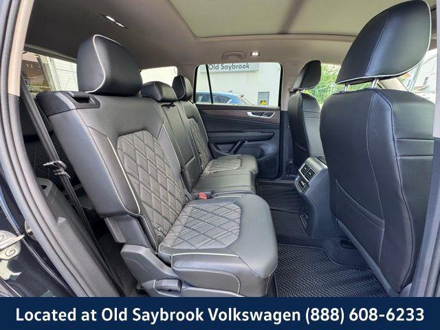 Photo of 2024 Deep Black Volkswagen Atlas