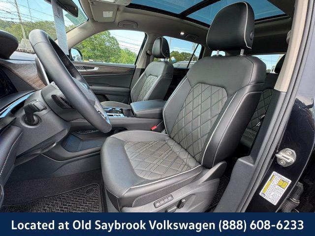 Photo of 2024 Deep Black Volkswagen Atlas