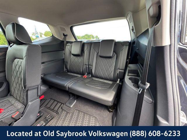 Photo of 2024 Deep Black Volkswagen Atlas