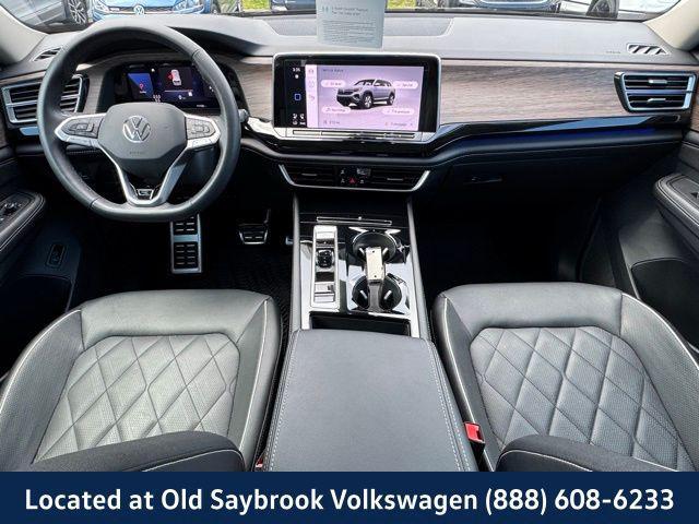Photo of 2024 Deep Black Volkswagen Atlas