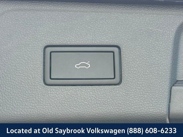 Photo of 2024 Deep Black Volkswagen Atlas