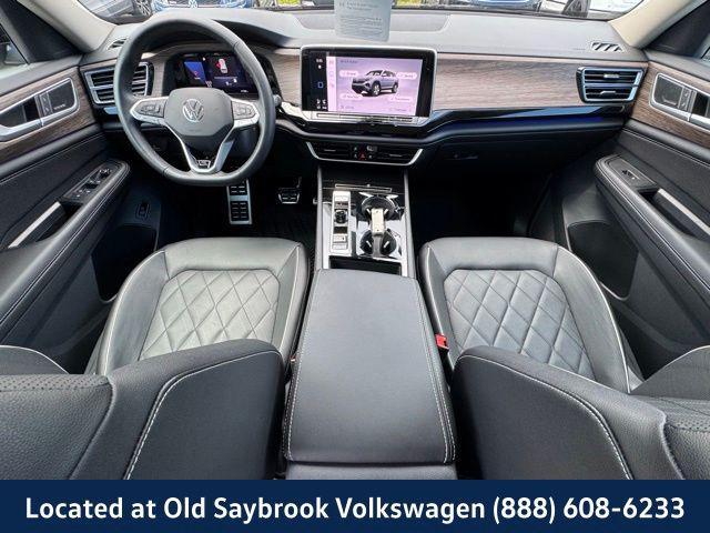 Photo of 2024 Deep Black Volkswagen Atlas